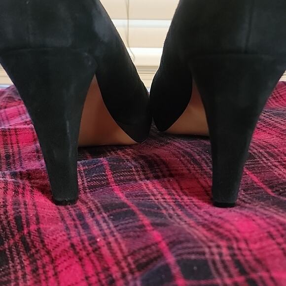 Adrienne Vittadini Black Suede Platform Pumps Size 10M - Picture 6 of 10